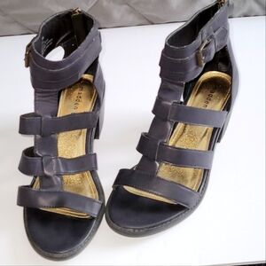 Madden Girl Isobel gladiator sandal. Size 8-1/2. Black.